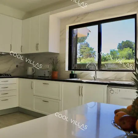 Villa Lilac - Walking Distance To