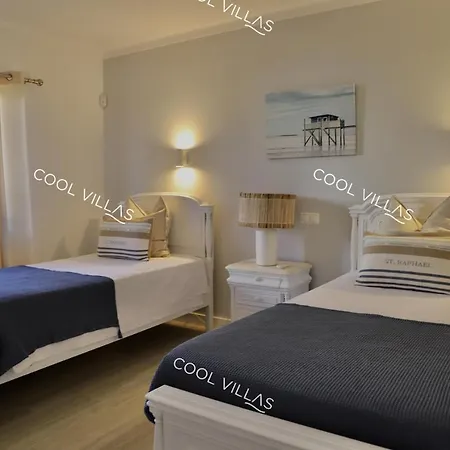 Lilac - Walking Distance To Villa *