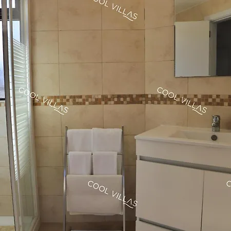 Lilac - Walking Distance To