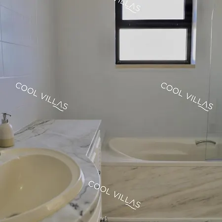 Lilac - Walking Distance To * Albufeira